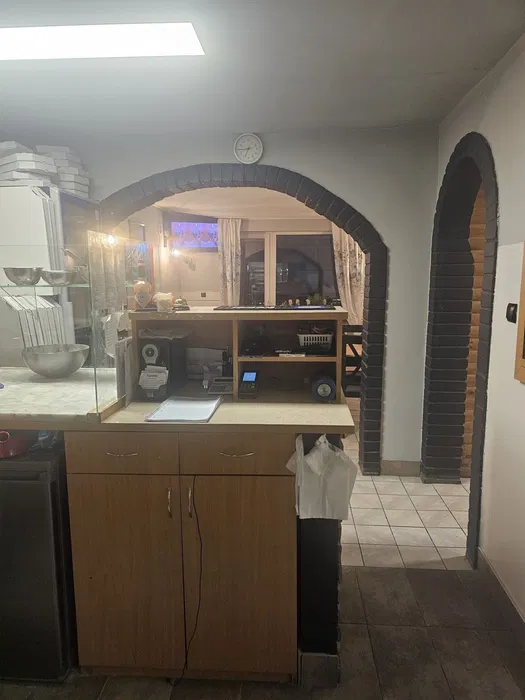 Działająca pizzeria 60 m² (Mszczonów) – niski czynsz 2 000 zł, pełne odbiory Sanepid, gotowy koncept