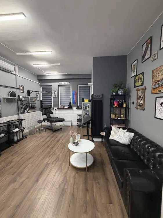 Sprzedam w pełni wyposażony barber shop i studio tatuażu w Legionowie