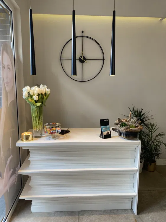 Salon fryzjersko-kosmetyczny w centrum Gdyni na sprzedaż