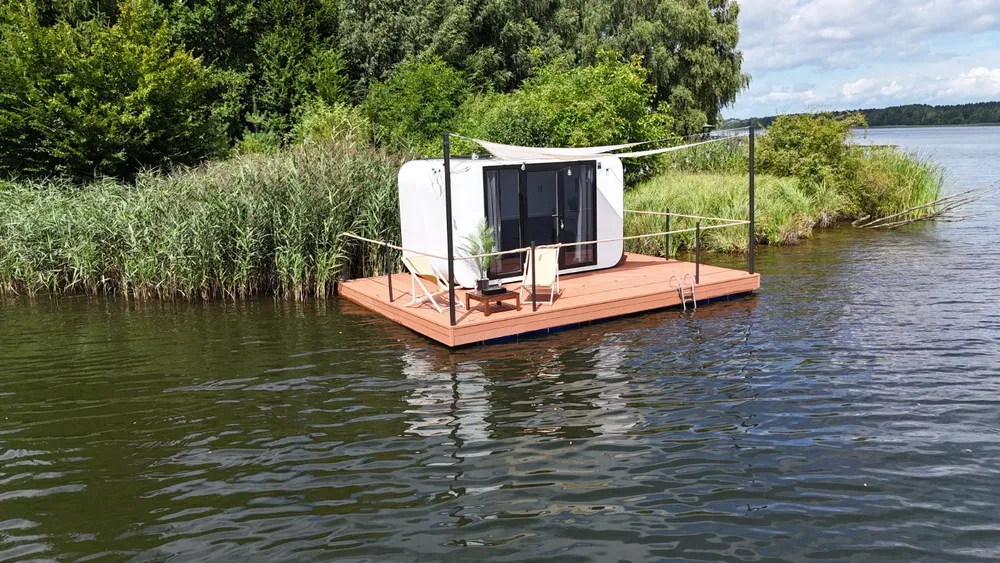 Całoroczny houseboat AquaNest na sprzedaż