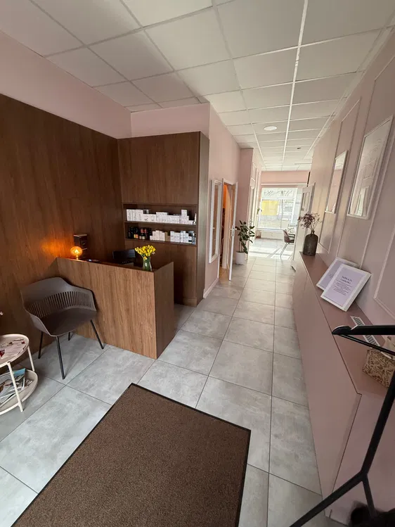 Na sprzedaż działający salon kosmetyczny w Zalasewie